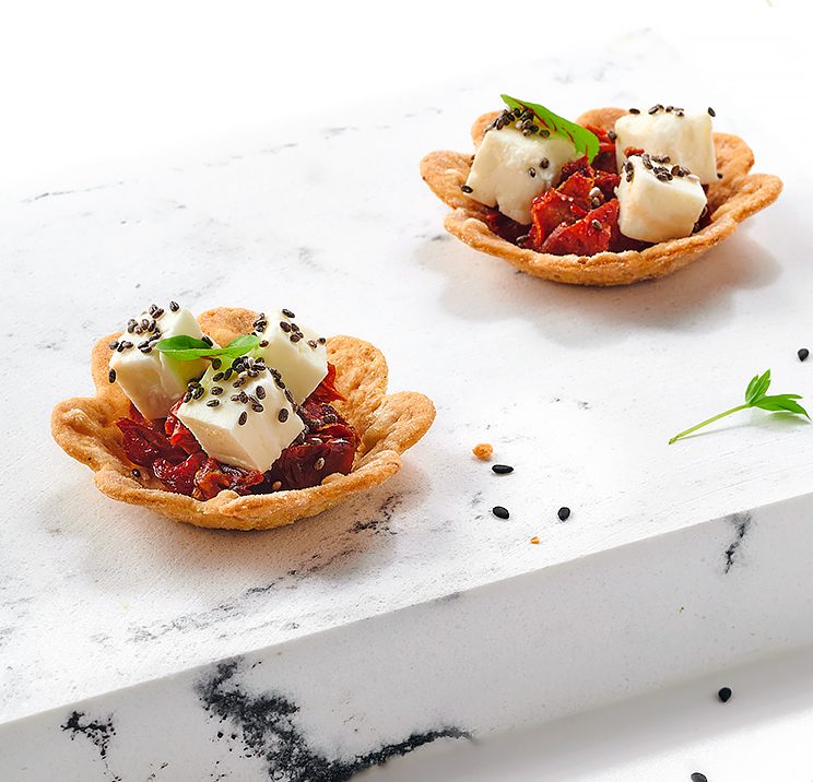 Taco Flower Cuppy with Sundried Tomatoes and Feta Cheese Pidy Global